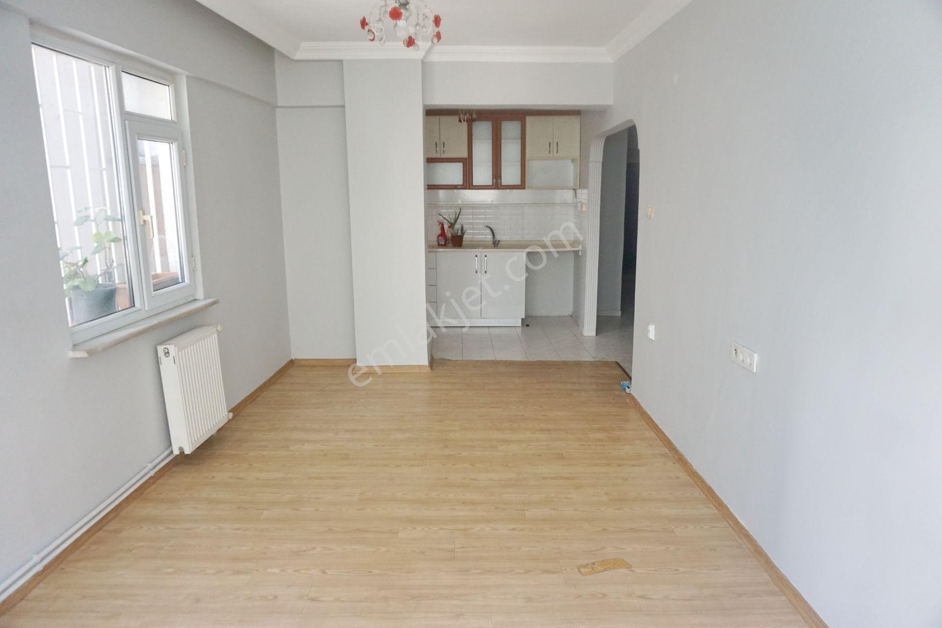 Meral R1708 Yeşilova Mah Salı Pazarı Cad 15m2 Hisseli 3+1 Arakat - Görsel 3
