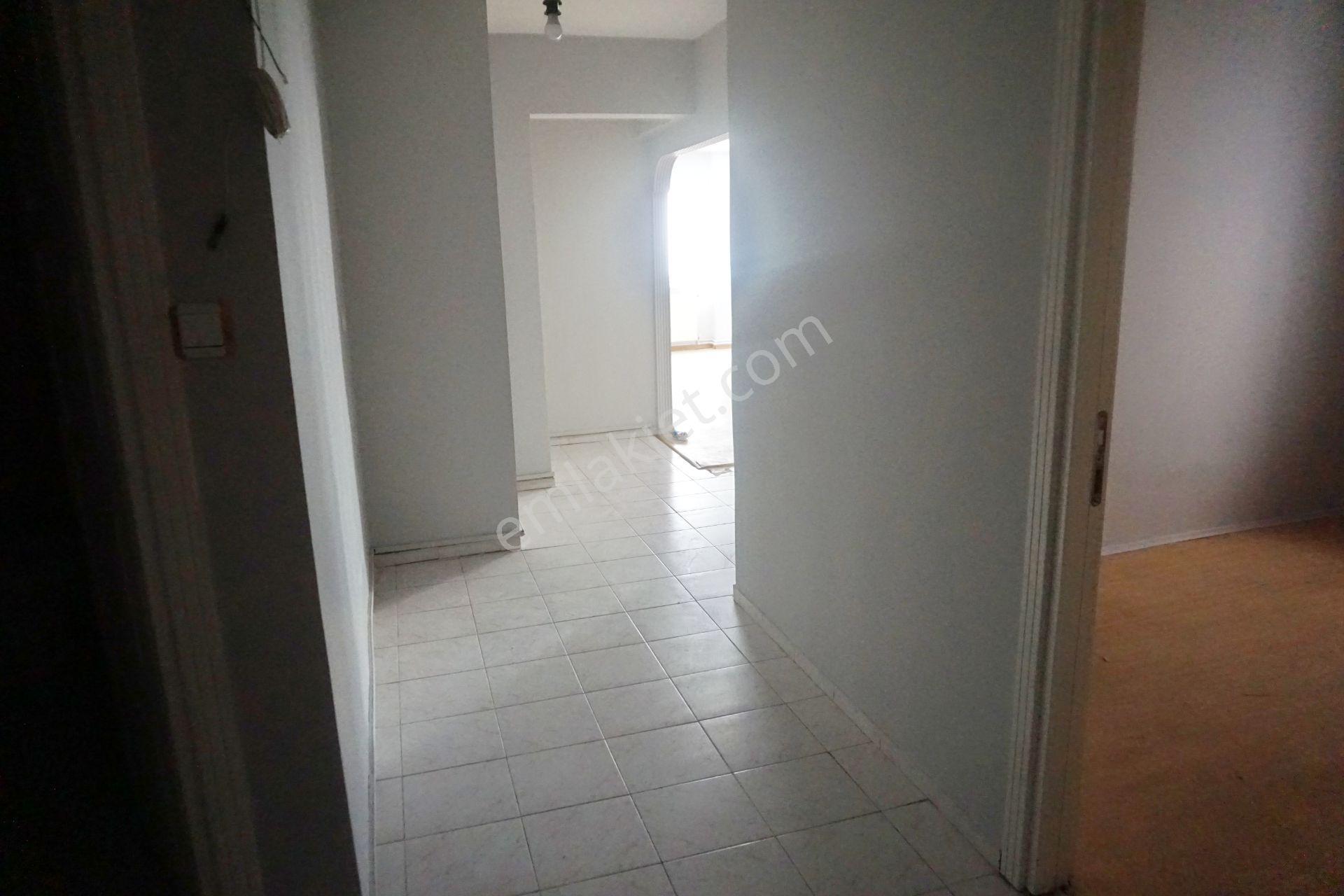 Meral R1708 Yeşilova Mah Salı Pazarı Cad 15m2 Hisseli 3+1 Arakat - Görsel 7