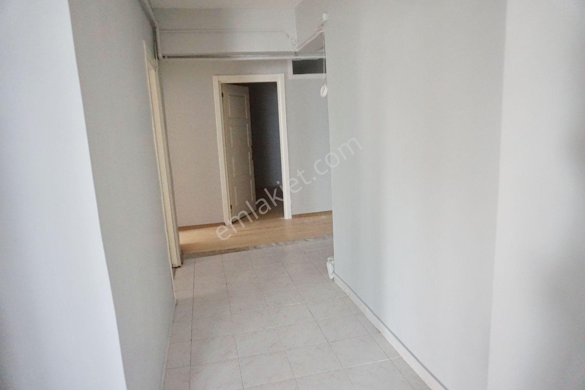 Meral R1708 Yeşilova Mah Salı Pazarı Cad 15m2 Hisseli 3+1 Arakat - Görsel 6