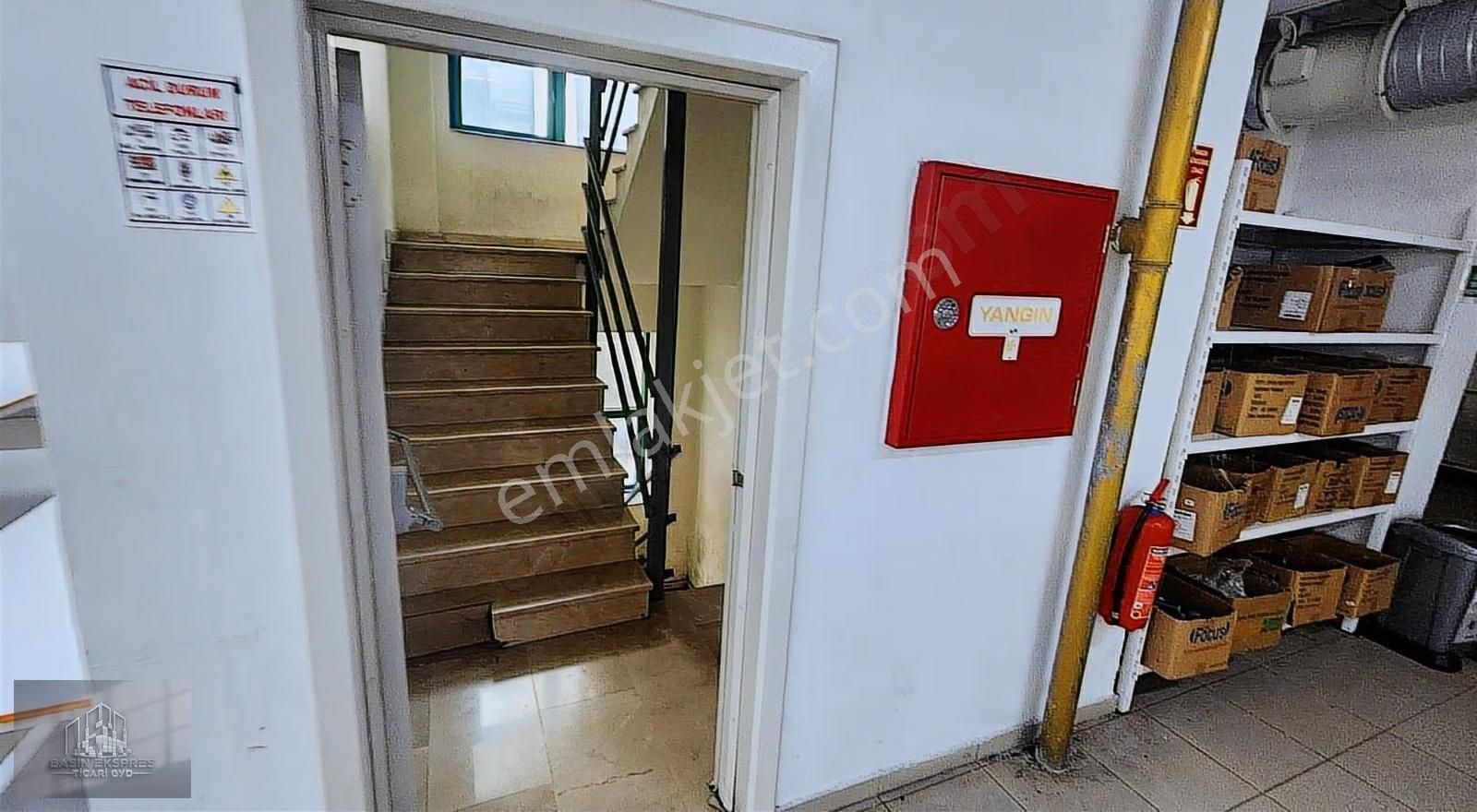 Sulyapıdan Giriş 670 M2 Depolamaya İmalata Uygun İş Yeri - Görsel 3