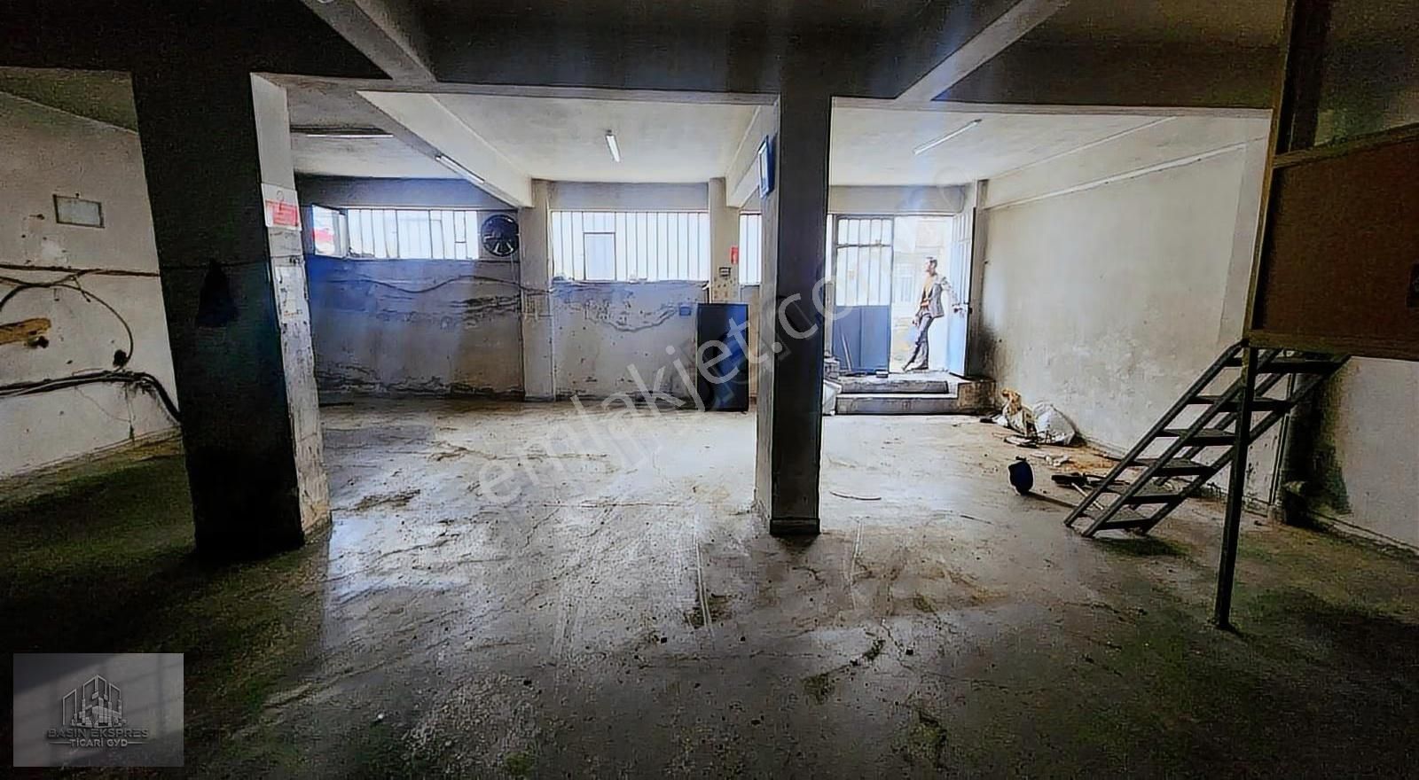 Sulyapıdan 150 M2 Kiralik Zemin Kat İmalata Depolamaya Uygun - Görsel 3