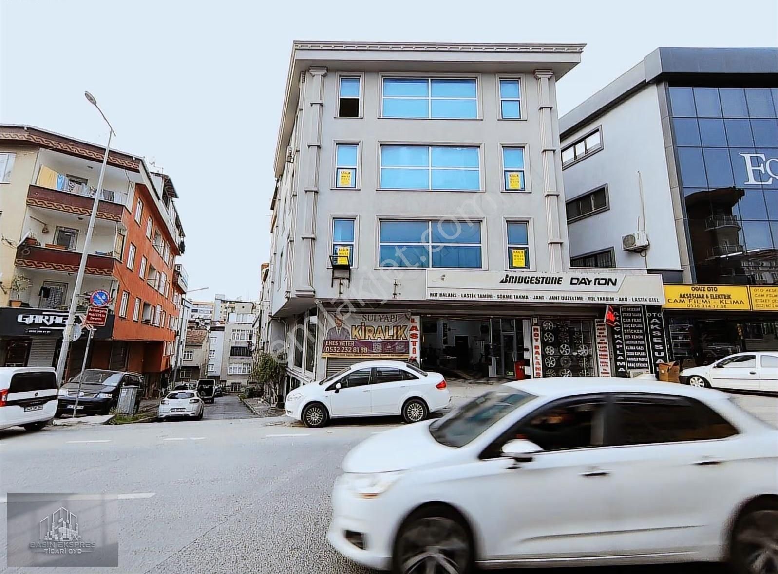 Sulyapıdan Cadde Üzerinde Kiralik Plaza - Görsel 28