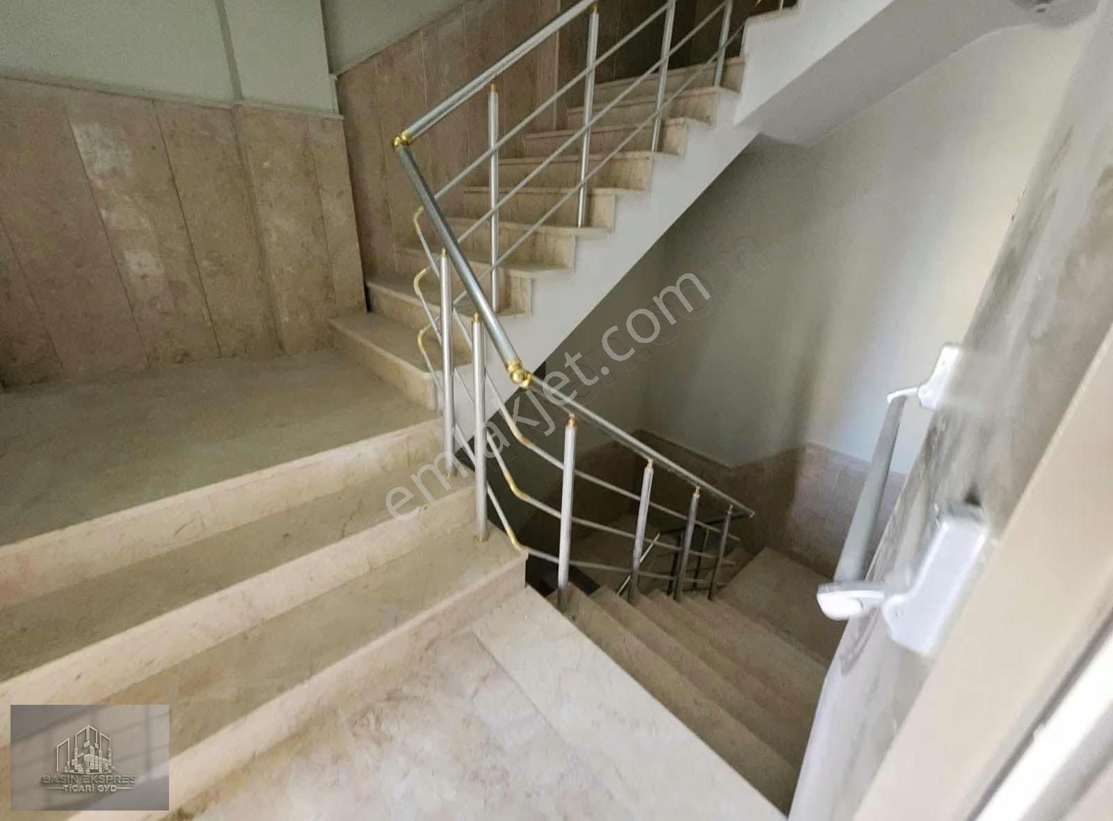 Sulyapıdan İskanlı Plaza Katı Metroya Yakın - Görsel 20