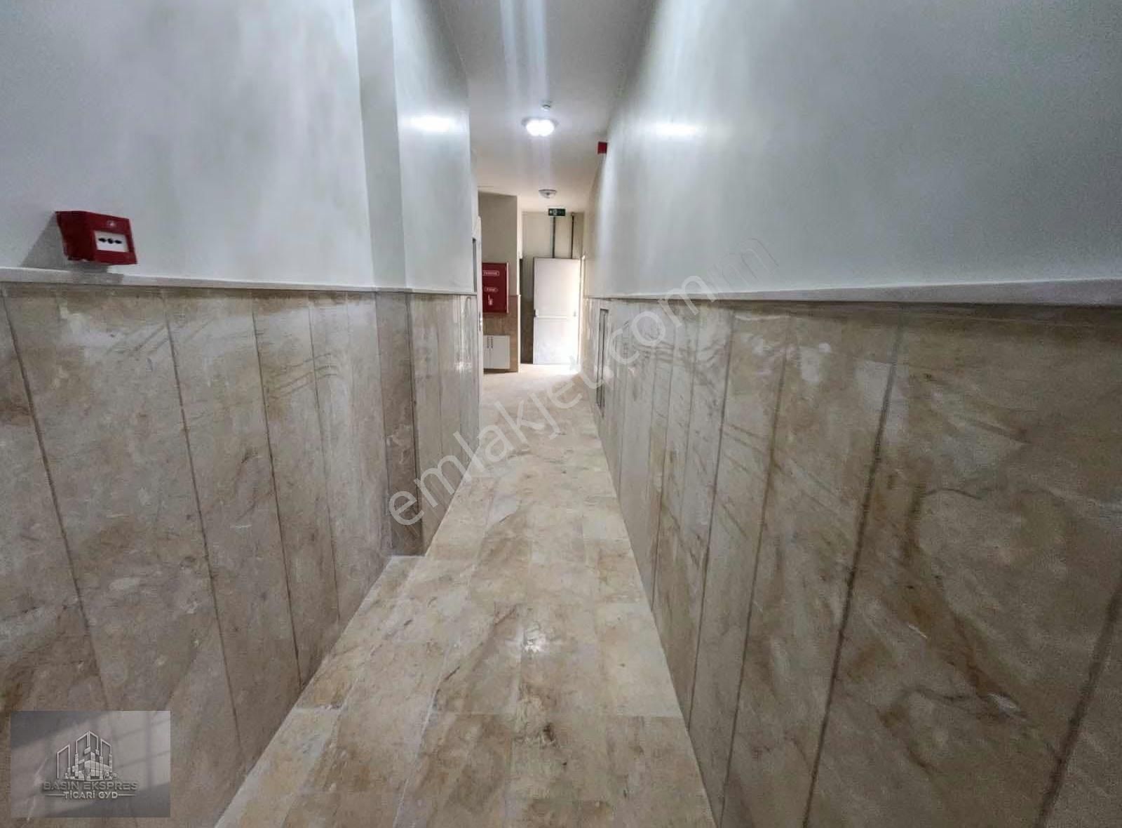 Sulyapıdan İskanlı Plaza Katı Metroya Yakın - Görsel 6