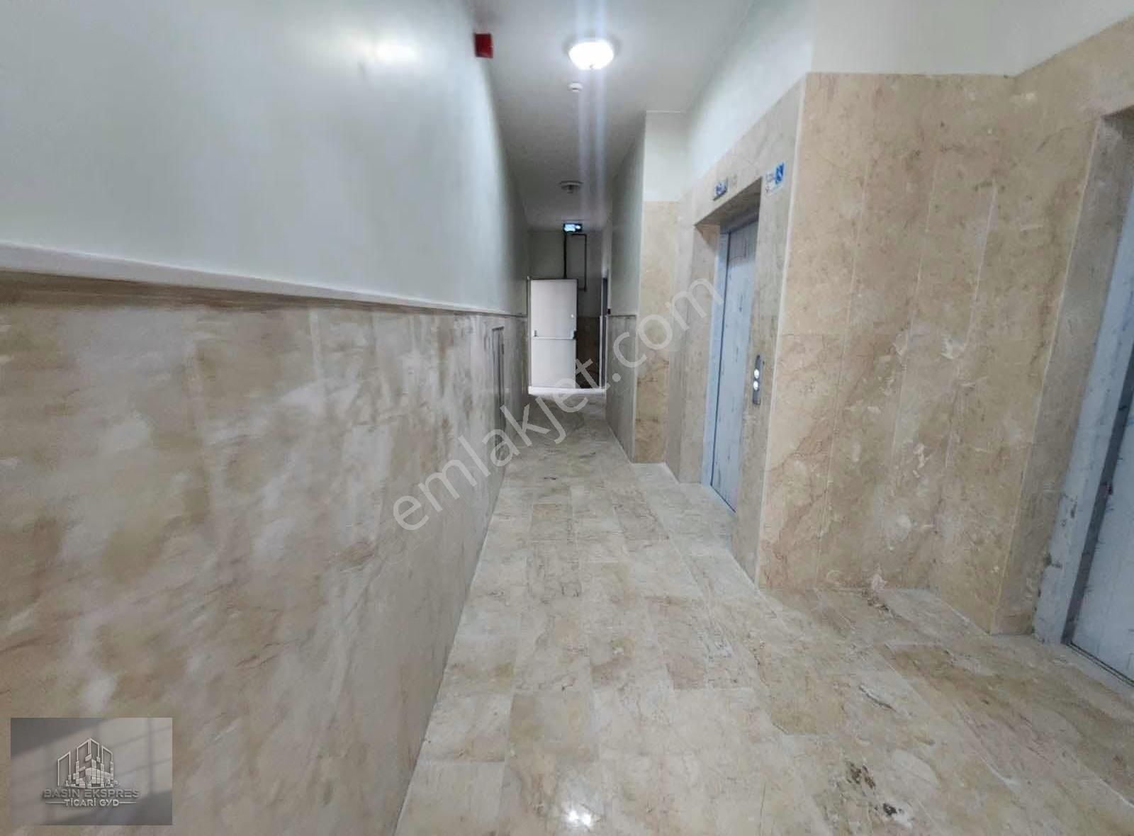 Sulyapıdan İskanlı Plaza Katı Metroya Yakın - Görsel 10