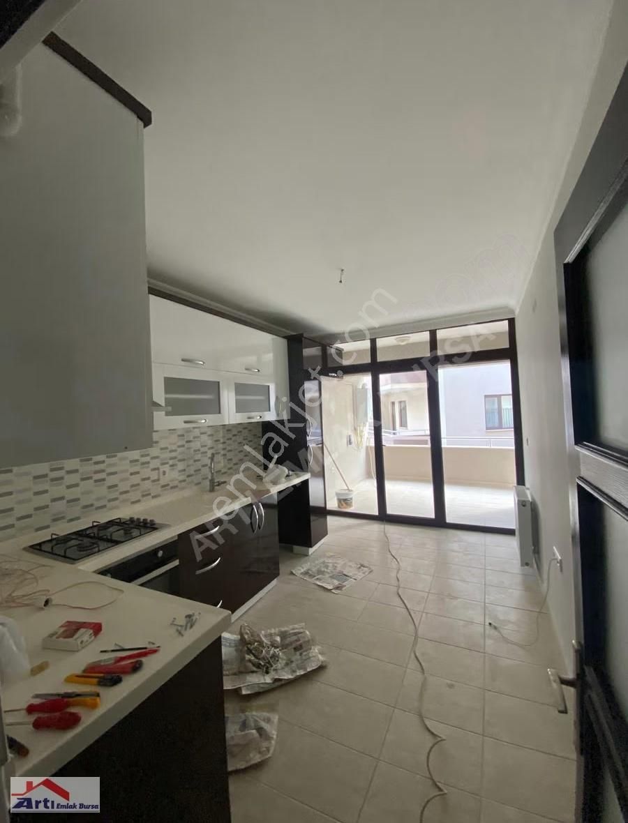 Artı'dan Özlüce'de 3+1 Kiralık Temiz Havuzlu Daire - Görsel 17