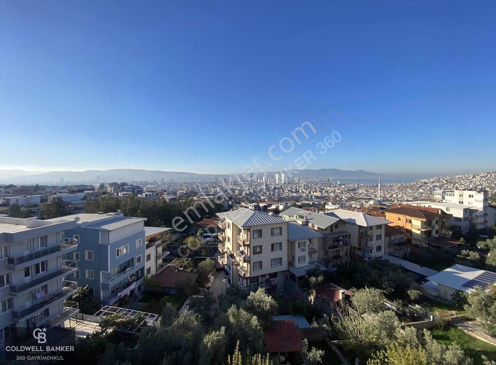 Atatürk Mahallesinde Deniz Manzaralı Kiralık 3+1 Ferah Daire