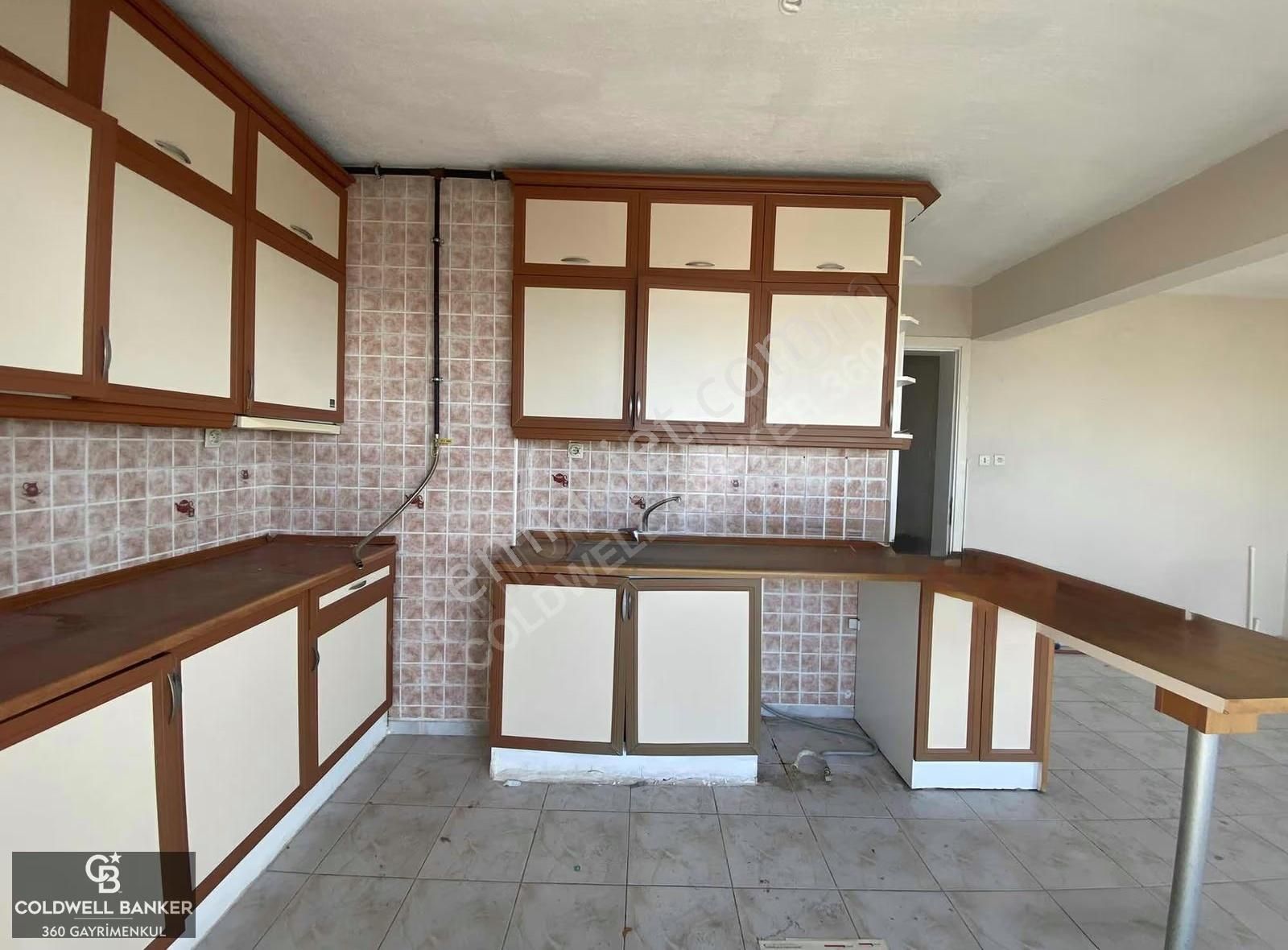 Atatürk Mahallesinde Deniz Manzaralı Kiralık 3+1 Ferah Daire - Görsel 19