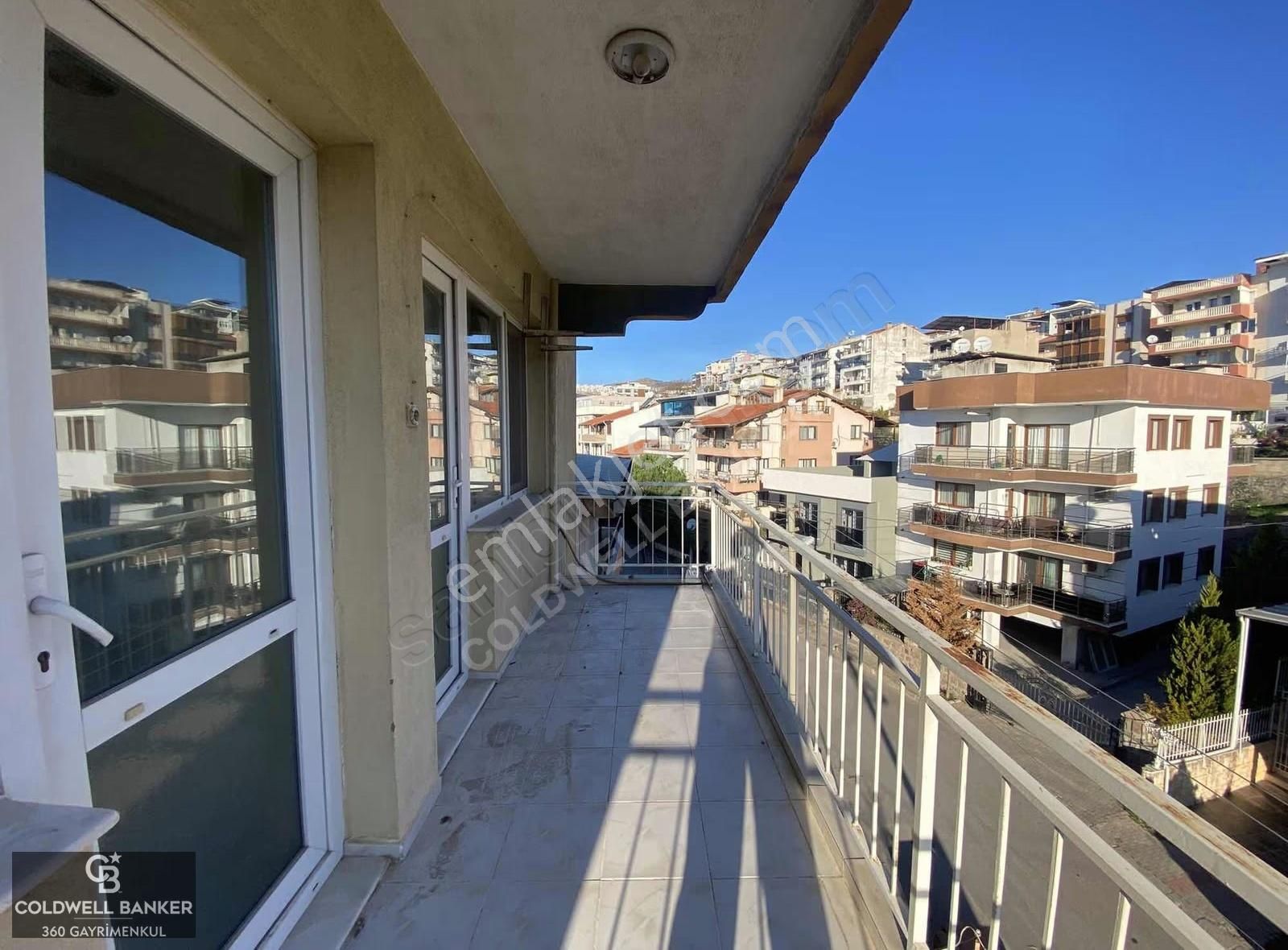 Atatürk Mahallesinde Deniz Manzaralı Kiralık 3+1 Ferah Daire - Görsel 3