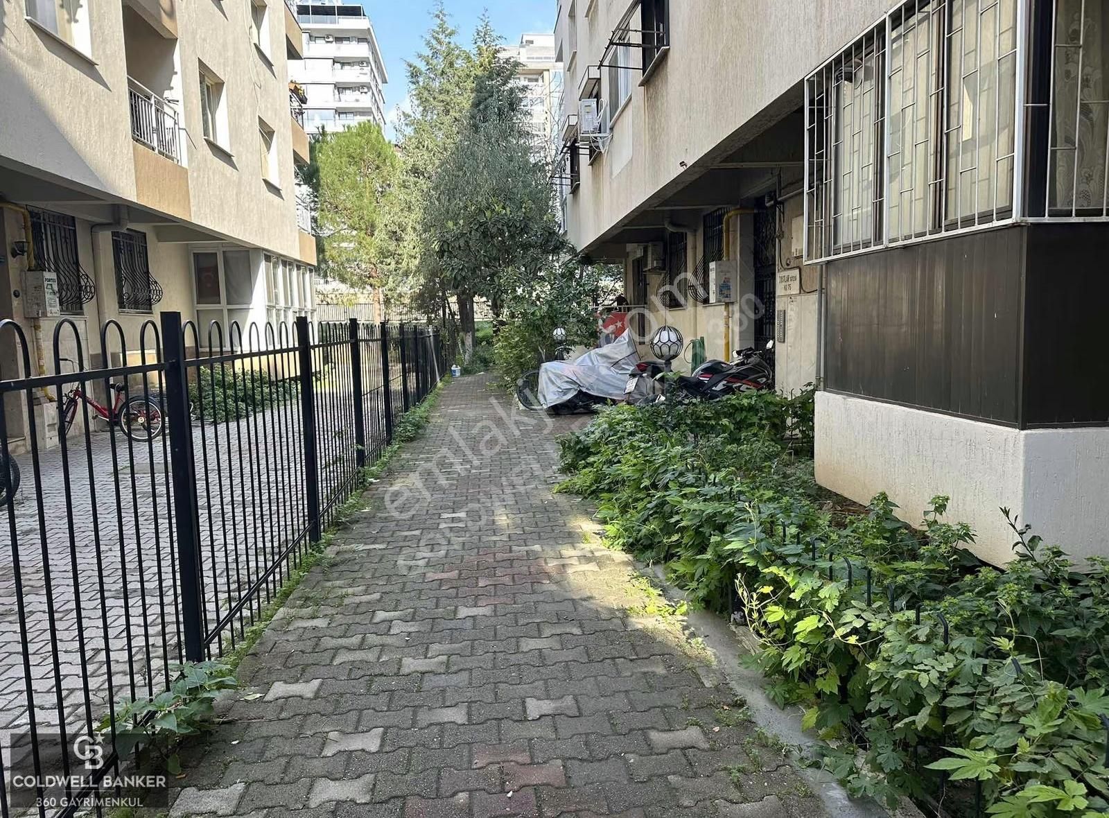 Karşıyaka Bahçelievlerde Site İçerisinde Geniş 3+1 Satılık Daire - Görsel 4