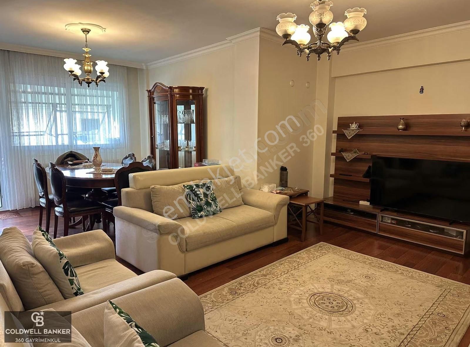 Karşıyaka Bahçelievlerde Site İçerisinde Geniş 3+1 Satılık Daire