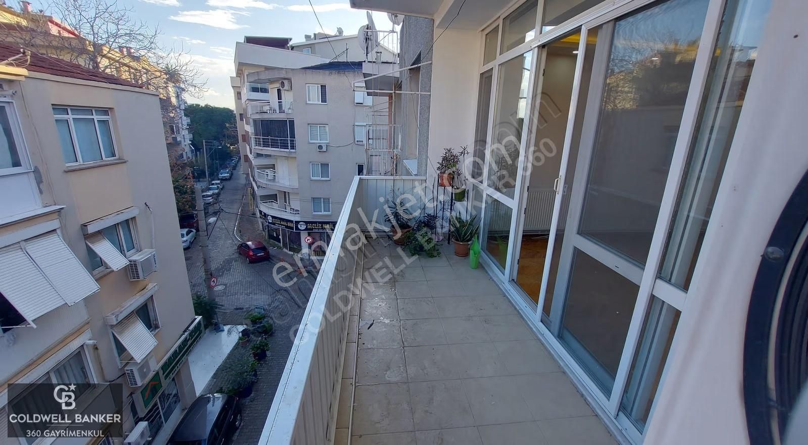 Karşıyaka Merkez 2+1 Bakımlı Satılık Daire - Görsel 25