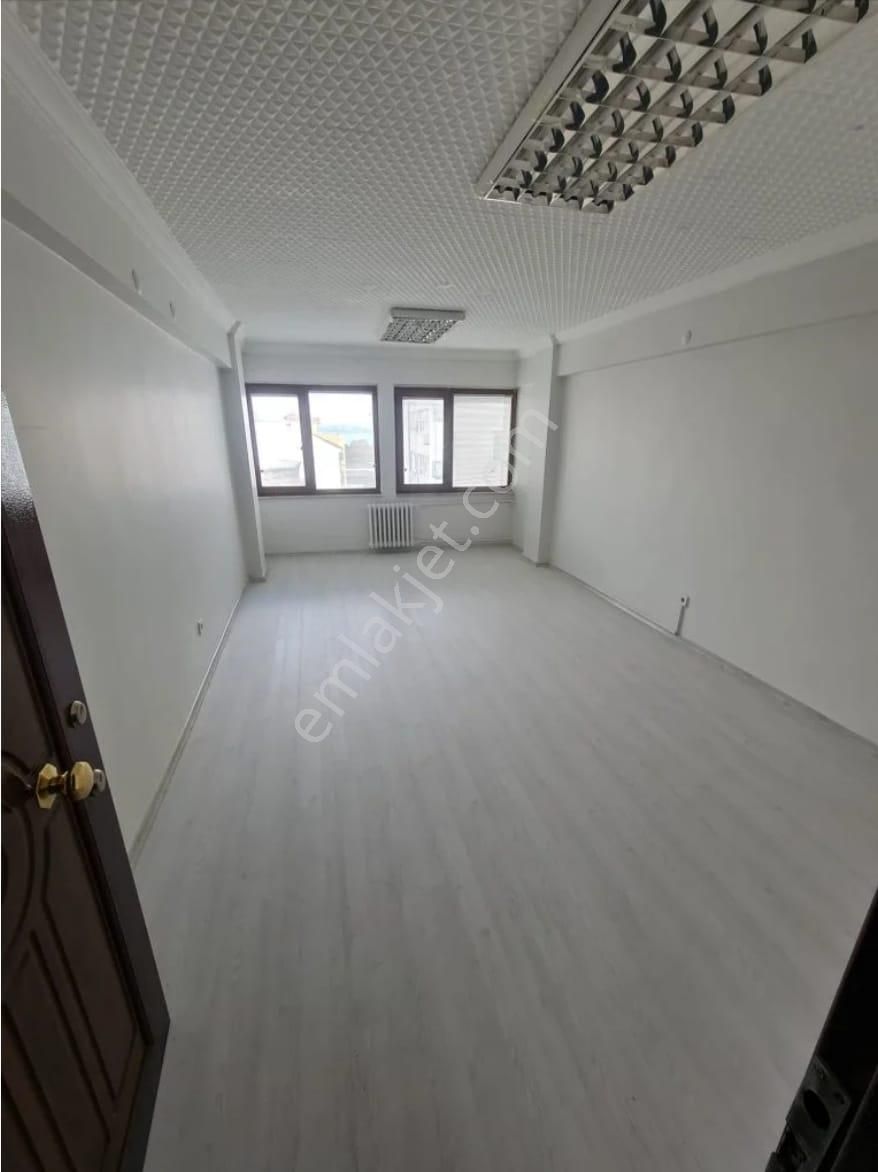 Erkutun'dan, Cağaloğlu Kuyumcular Merkezi Çağdaş Han'da Kiralık Ofis Fırsatı - Görsel 3