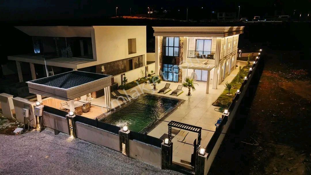 Didim Efeler Mahallesinde 530 Metre Arsada 4+1 Havuzlu Tam Mustakil Villa Satıyoruz - Görsel 5