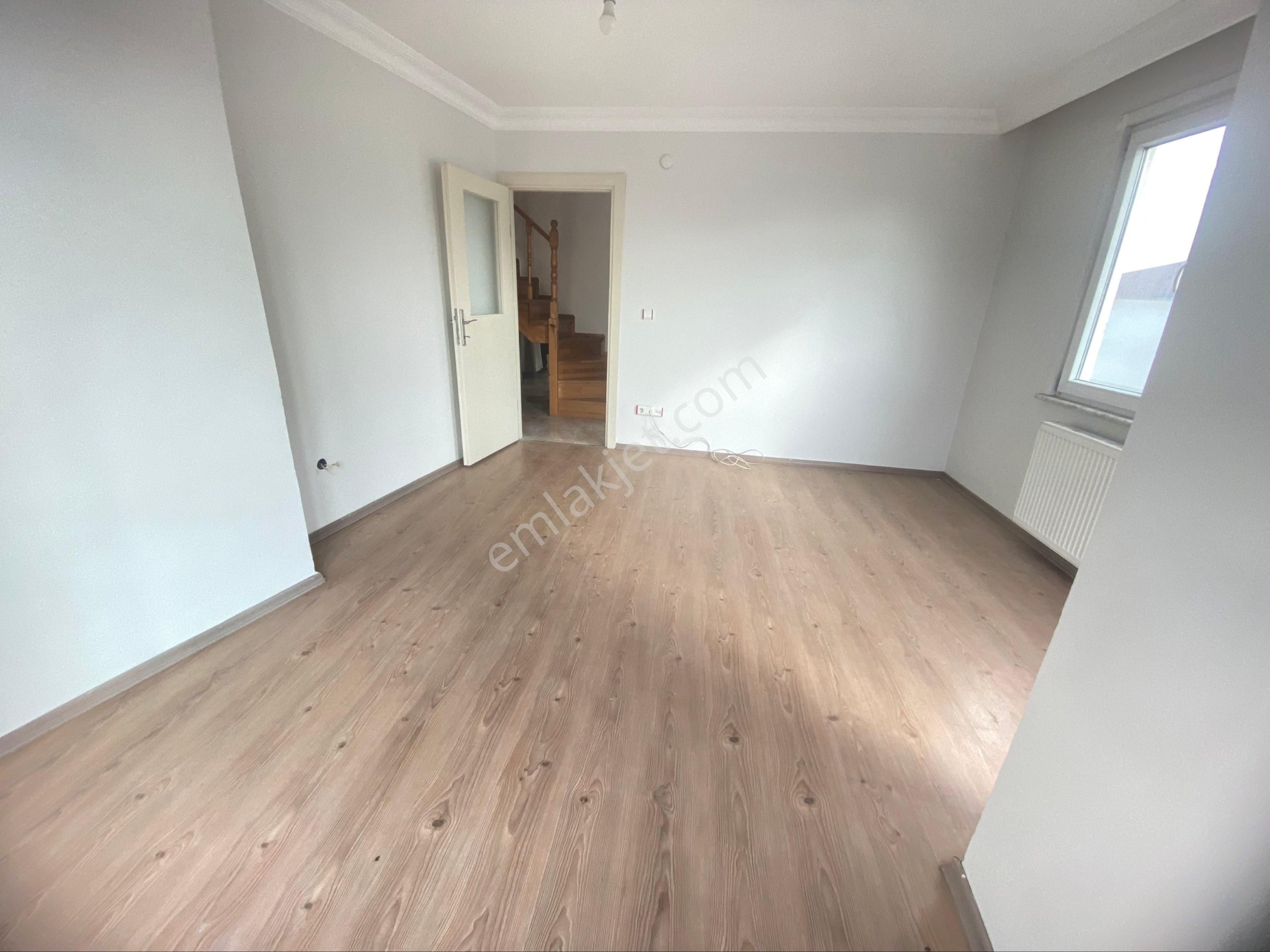 Abdurahmangazi Mahallesinde Süper Konumda 3+1 Satılık Üst Dubleks - Görsel 2