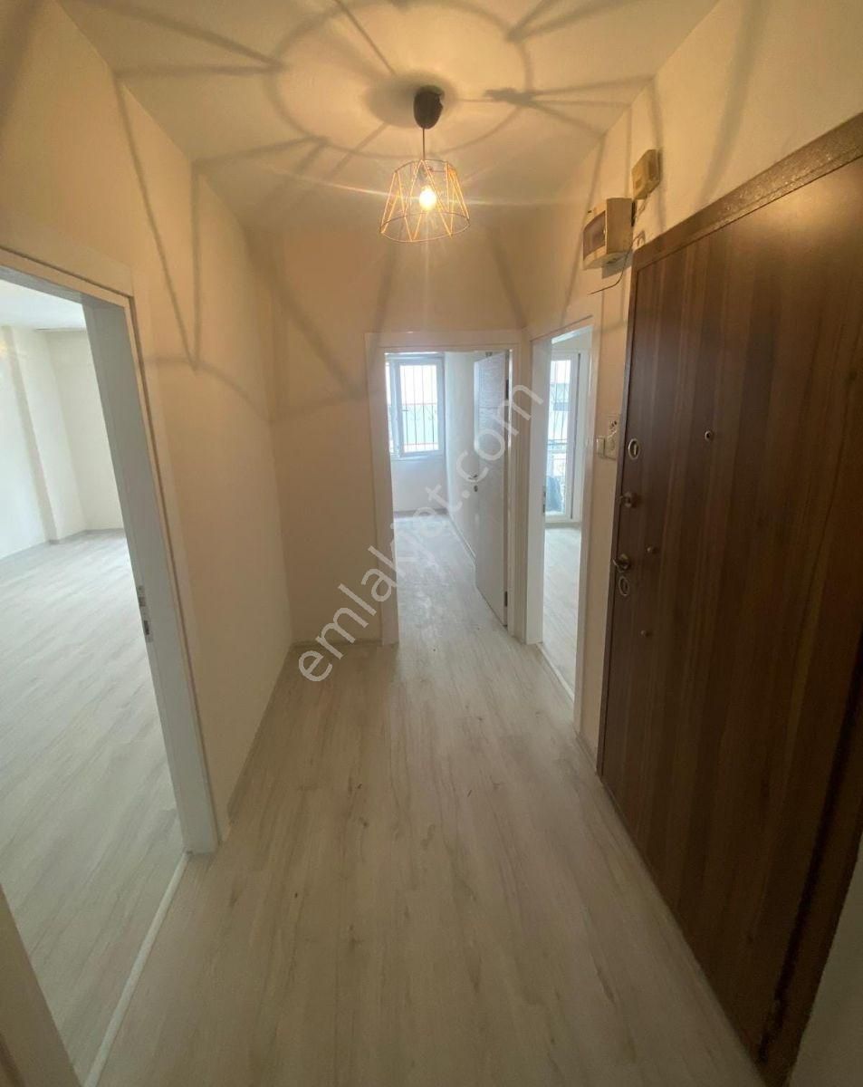 Uçan Emlak- Yıldız Caddesi, 2+1 95m2, Ara Kat, Bakımlı, Boş - Görsel 13