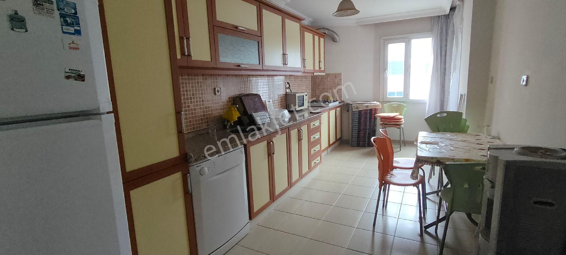 Ayvalık Sarımsaklı'da Eşyalı Kiralık 3+1 Daire - Görsel 34