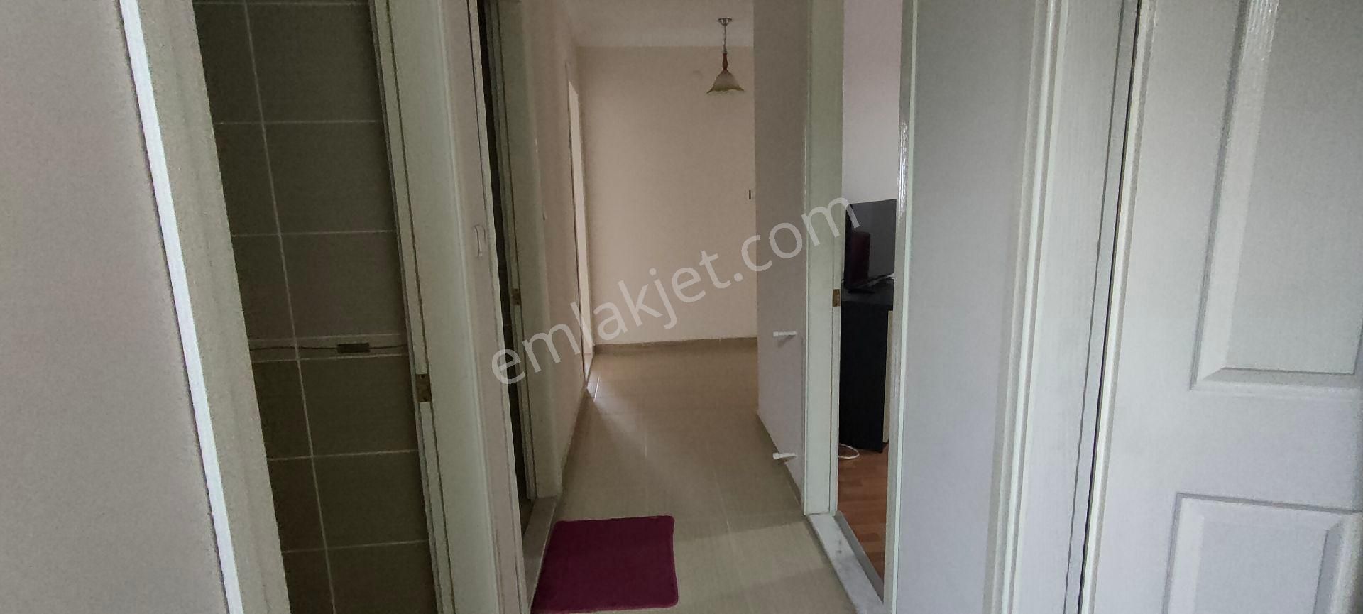 Ayvalık Sarımsaklı'da Eşyalı Kiralık 3+1 Daire - Görsel 5