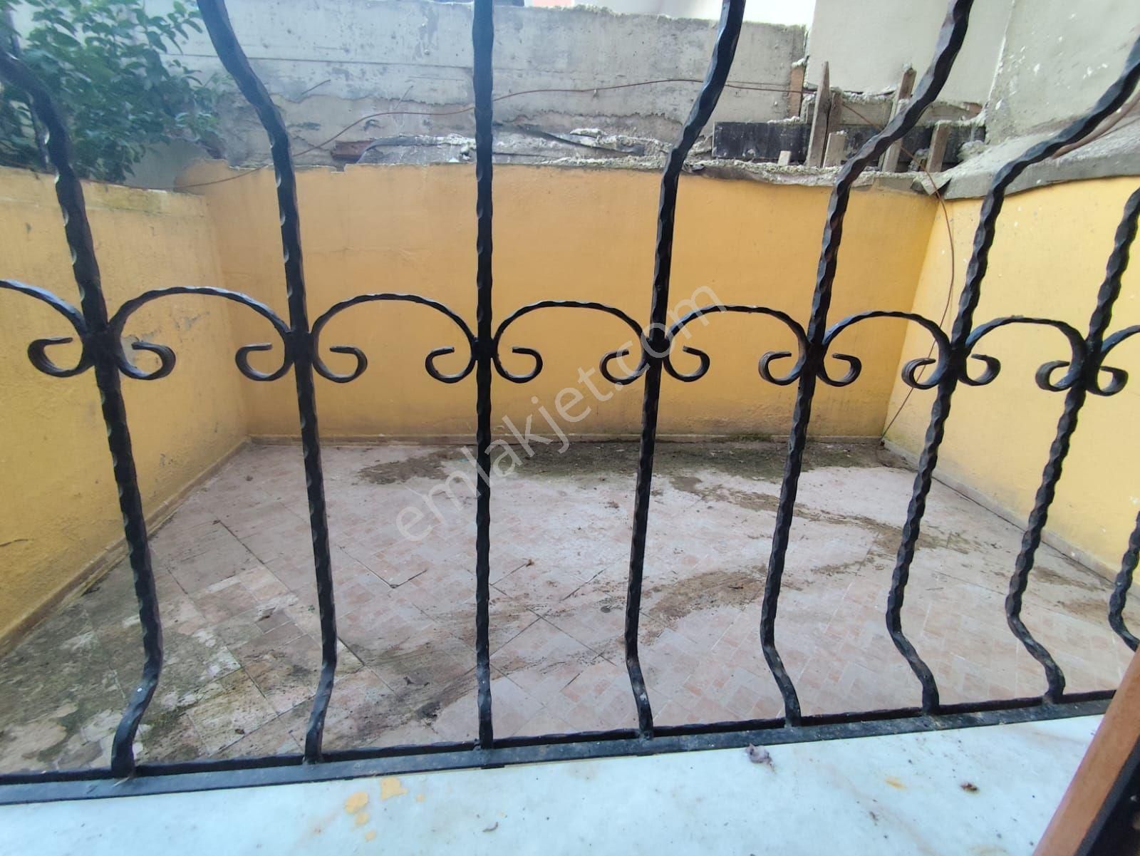 10 Yıllık Bına Kocamustafapaşa Yedısehıtler Sok Çıftcephe Bahçeli 1+1 Satılık Daire - Görsel 10