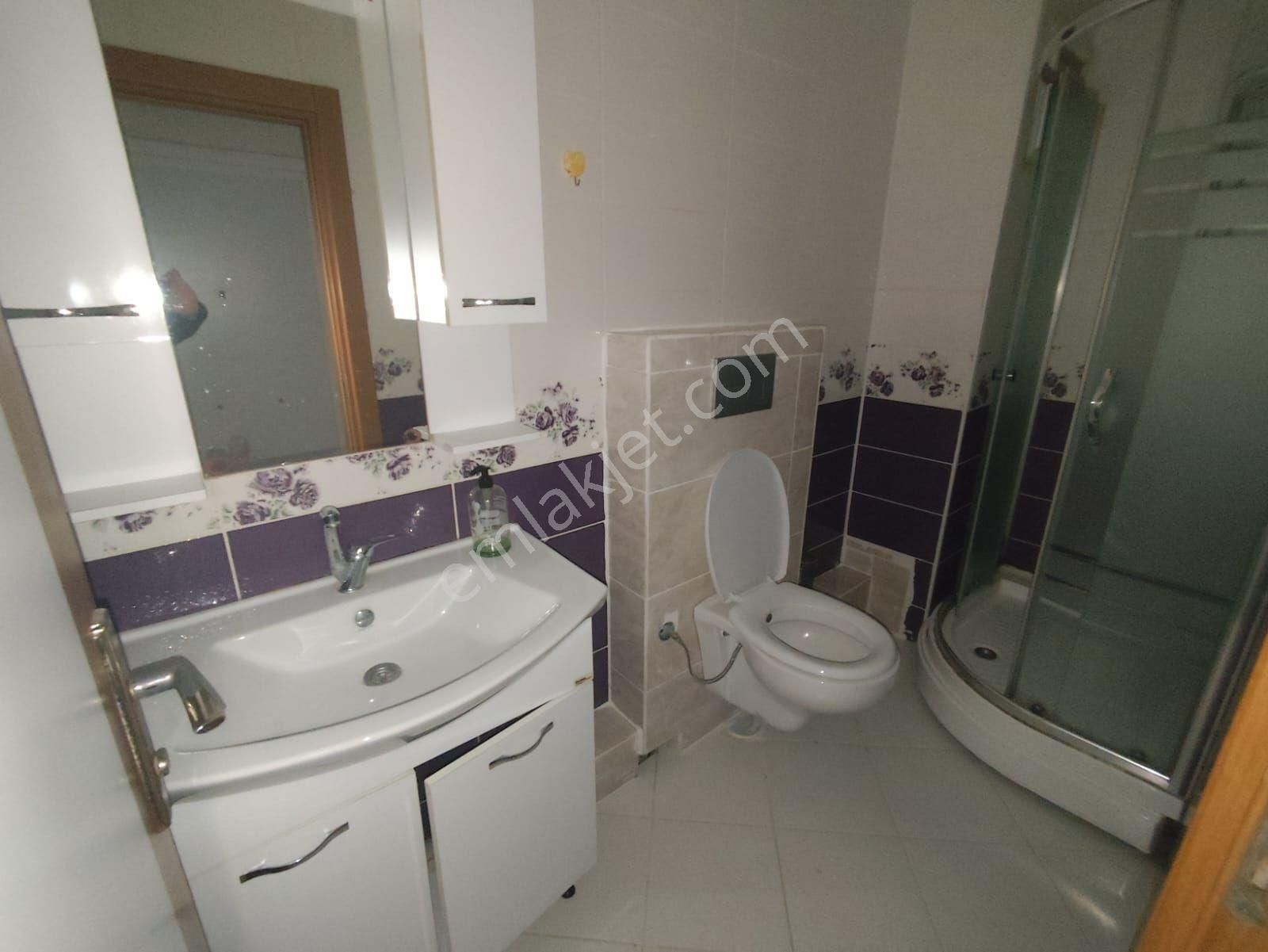 10 Yıllık Bına Kocamustafapaşa Yedısehıtler Sok Çıftcephe Bahçeli 1+1 Satılık Daire - Görsel 15