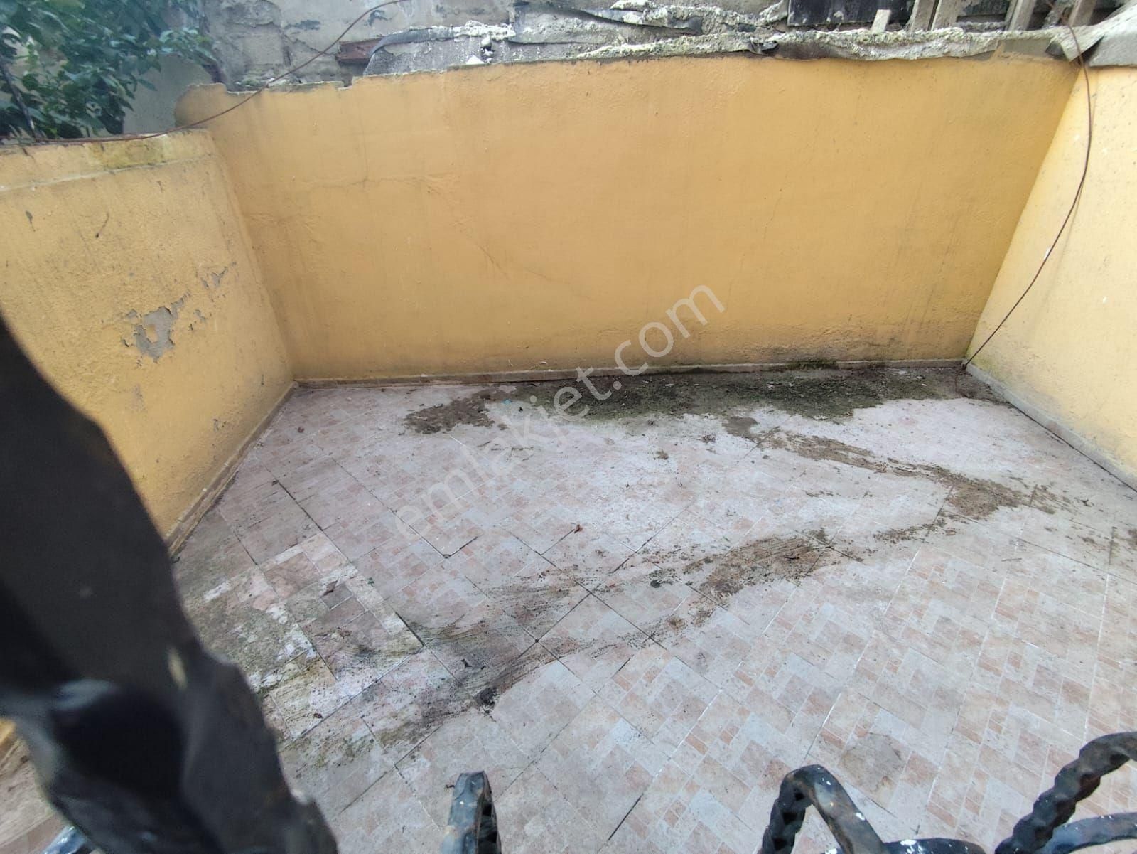 10 Yıllık Bına Kocamustafapaşa Yedısehıtler Sok Çıftcephe Bahçeli 1+1 Satılık Daire - Görsel 11