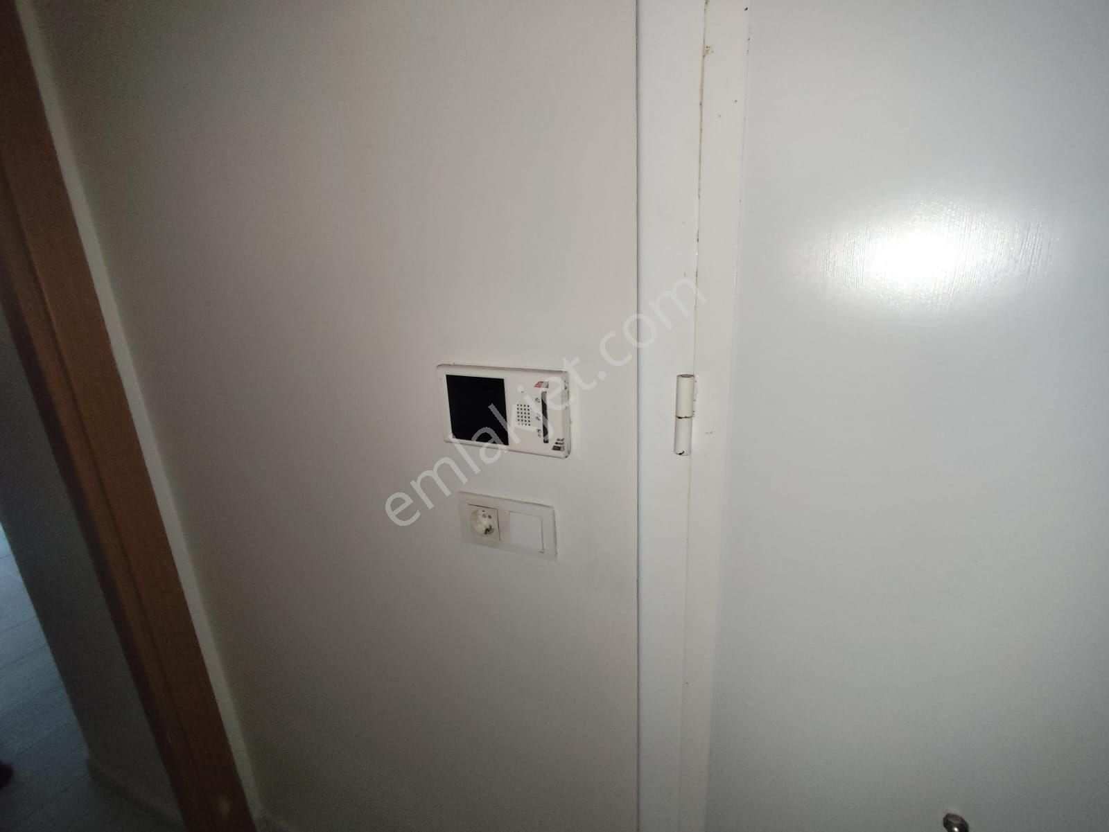 10 Yıllık Bına Kocamustafapaşa Yedısehıtler Sok Çıftcephe Bahçeli 1+1 Satılık Daire - Görsel 18