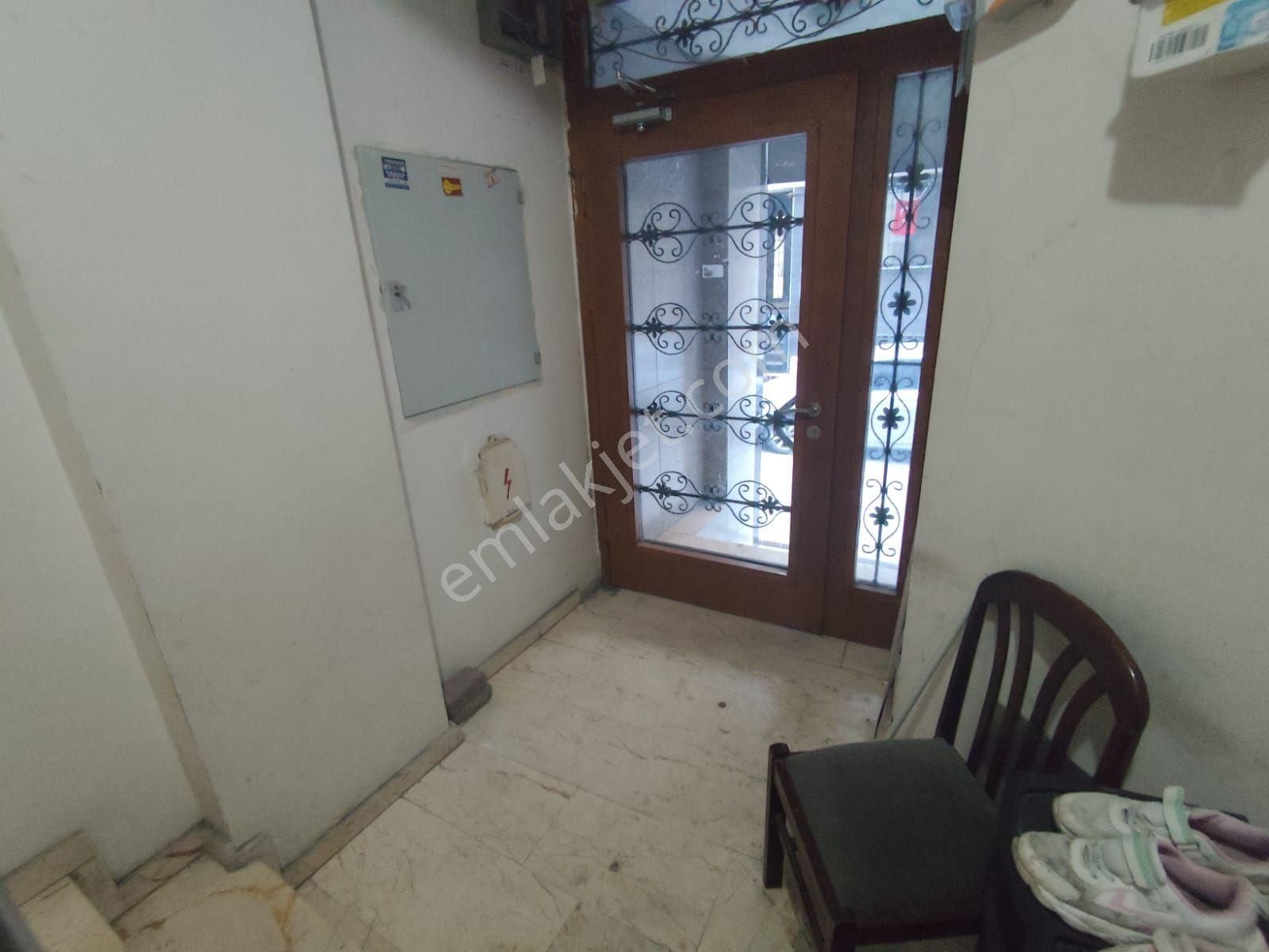 10 Yıllık Bına Kocamustafapaşa Yedısehıtler Sok Çıftcephe Bahçeli 1+1 Satılık Daire - Görsel 20