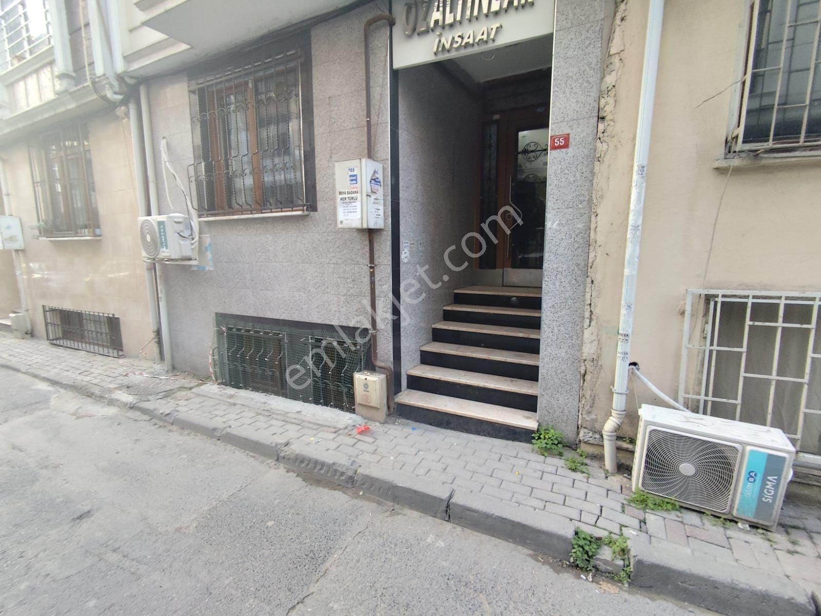 10 Yıllık Bına Kocamustafapaşa Yedısehıtler Sok Çıftcephe Bahçeli 1+1 Satılık Daire - Görsel 22