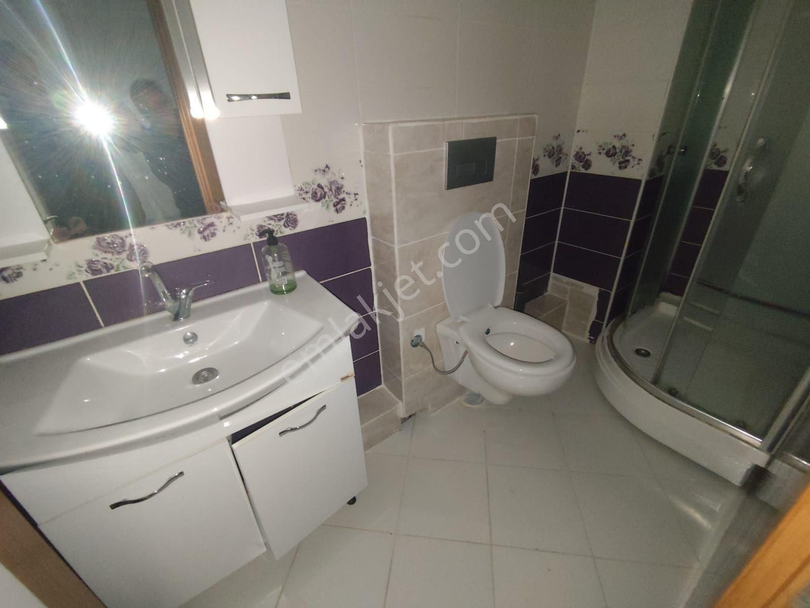 10 Yıllık Bına Kocamustafapaşa Yedısehıtler Sok Çıftcephe Bahçeli 1+1 Satılık Daire - Görsel 13