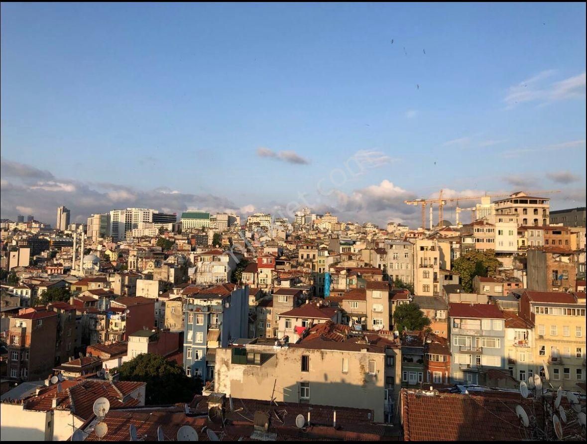 Beyoğlu İstiklal Cd Ömer Hayyam'da Kiralik 2+1 Keyifli Teraslı Daire - Görsel 14