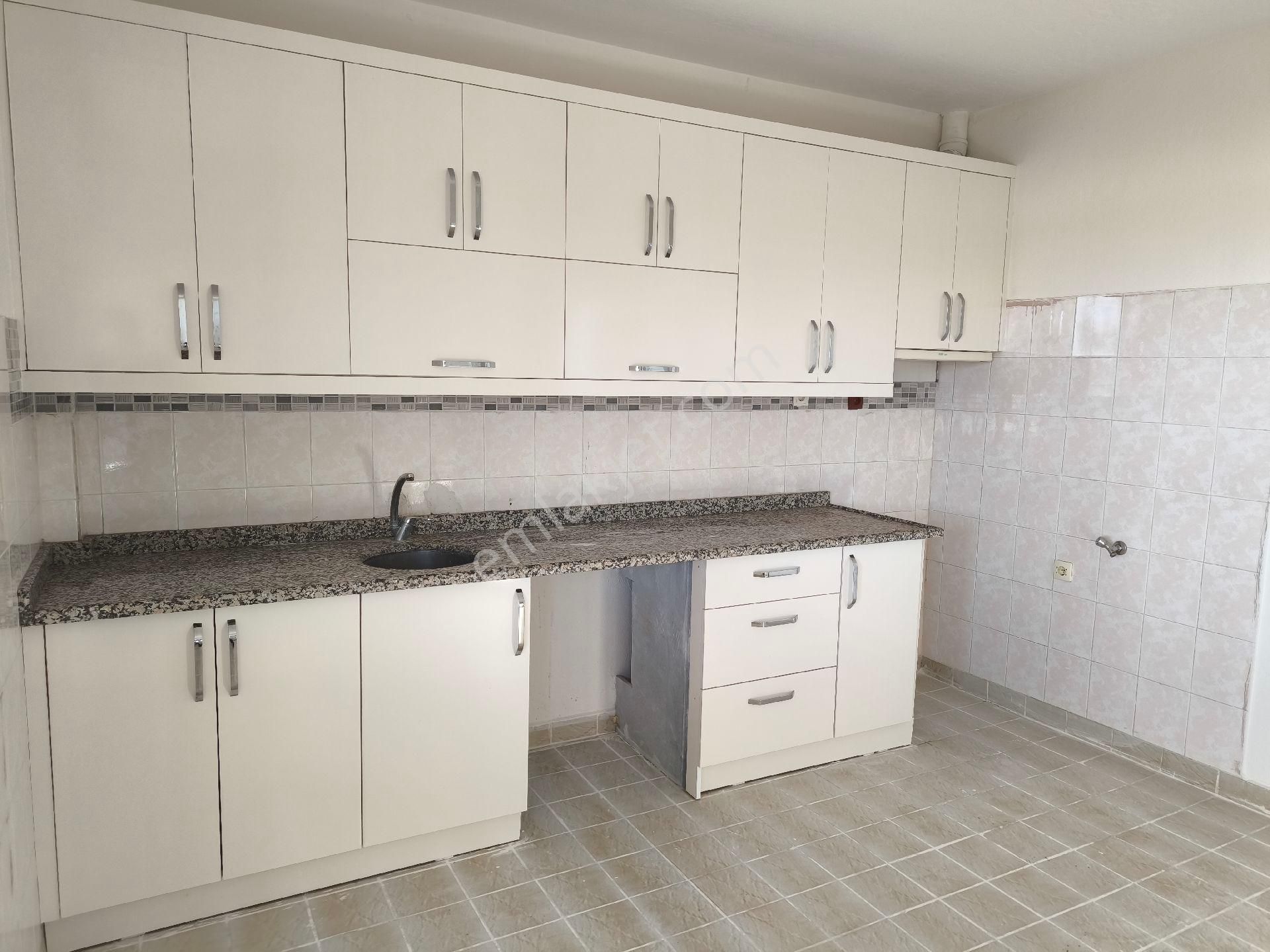 Manavgat Aşağı Işıklar Mahallesi'nde Ara Kat 3+1 Kiralık Daire