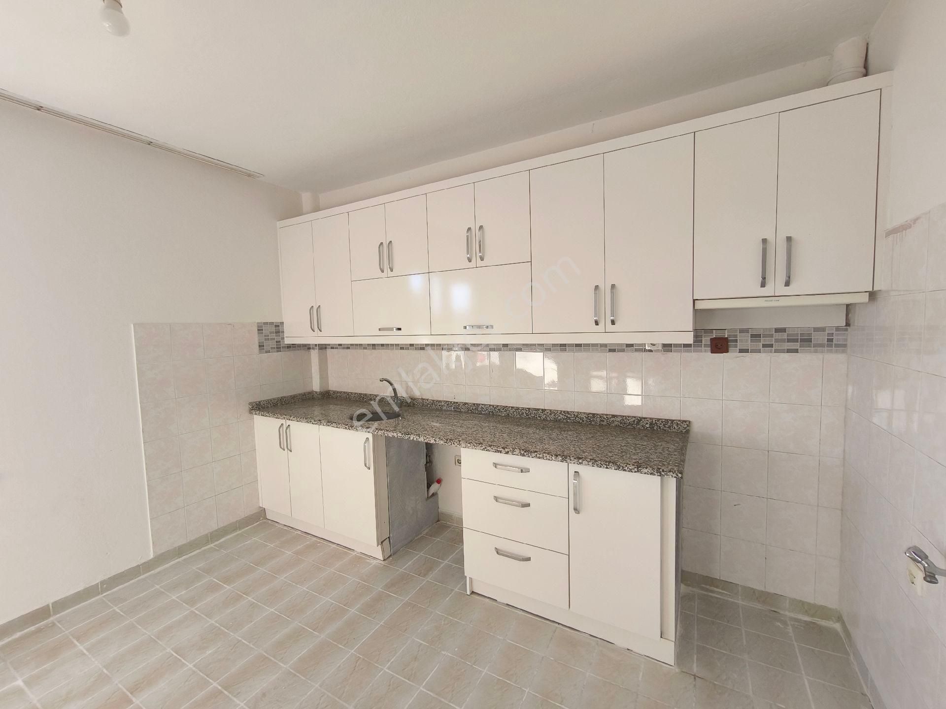 Manavgat Aşağı Işıklar Mahallesi'nde Ara Kat 3+1 Kiralık Daire - Görsel 2