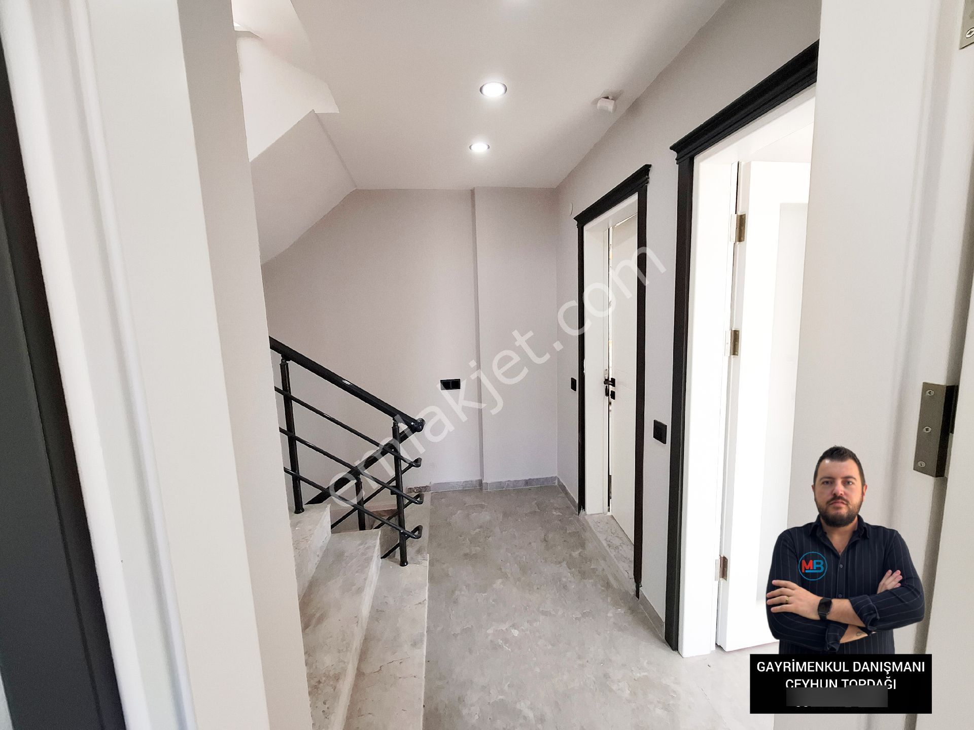 Didimde Satılık 3+1 Geniş Kullanışlı Tripleks Ön Cephe Müstakil Bahçeli Villa ! - Görsel 18