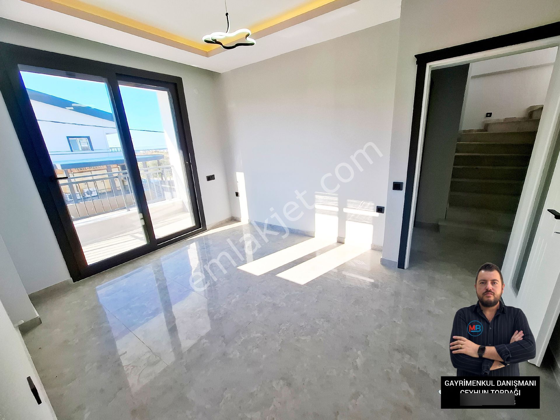 Didimde Satılık 3+1 Geniş Kullanışlı Tripleks Ön Cephe Müstakil Bahçeli Villa ! - Görsel 22