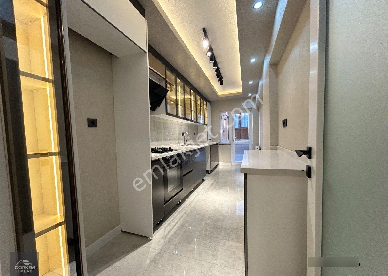 Görkem'den Cadde Paraleli 2+1 Bağımsız Kombili Balkonlu Kat Konumunda - Görsel 17