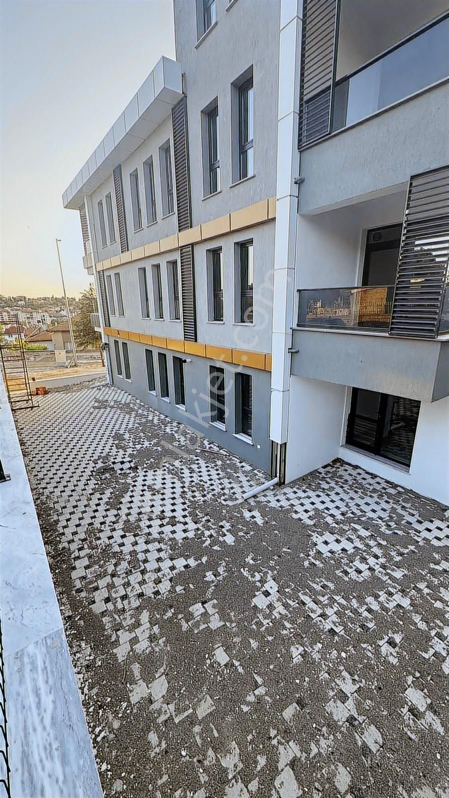 Karşıyaka Mahallesi Satılık 2+0