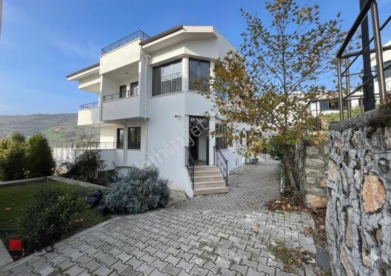 ▓liva'dan Kuvaimilliye'de 4+2 Kiralık Siteiçerisinde Lüks Villa▓