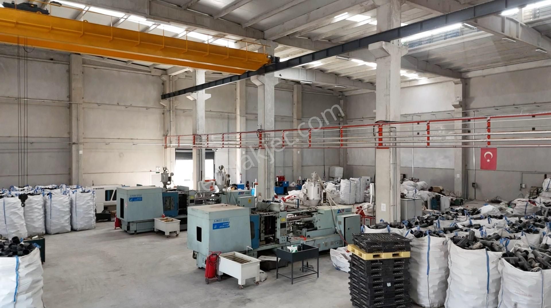 Kemalpaşa Osb 4.000 M2 Kapalı Fabrika Asfalta Direk Bağlantılı - Görsel 2