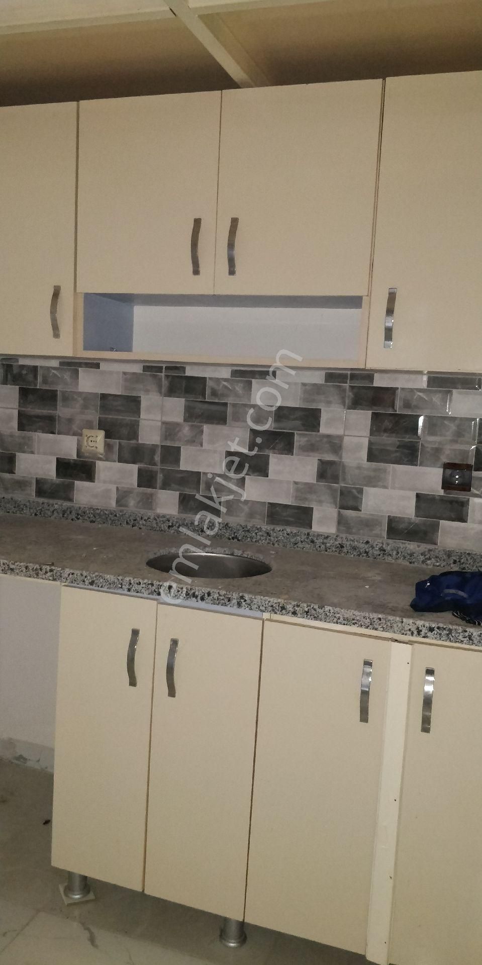 Pozcuda , Kelepir Dükkan