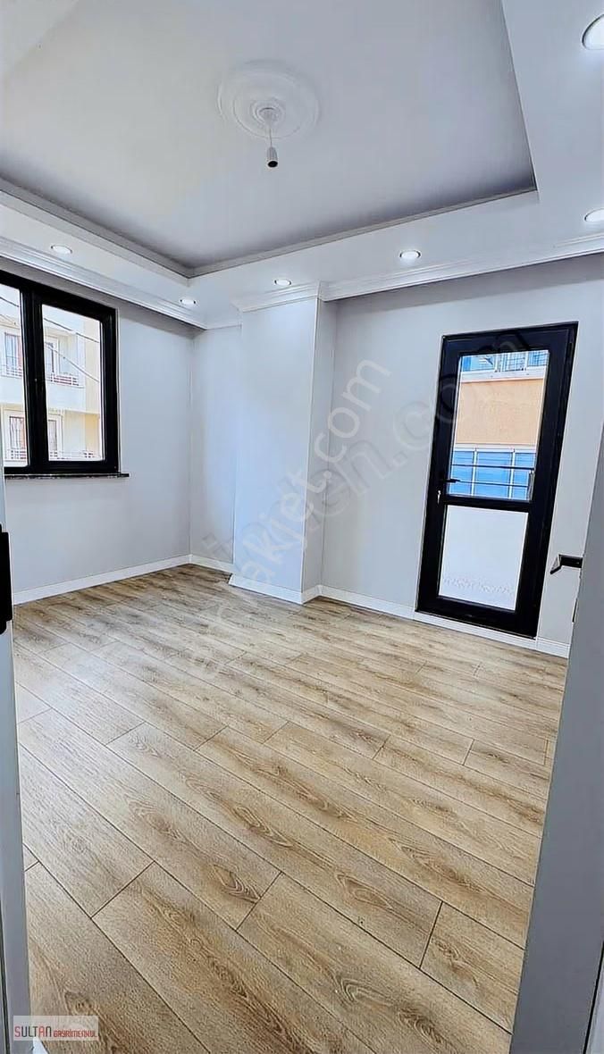 Sultan Gayrımenkulden Çınar Mevkıınde 3 + 1 Lüks Orta Kat - Görsel 23