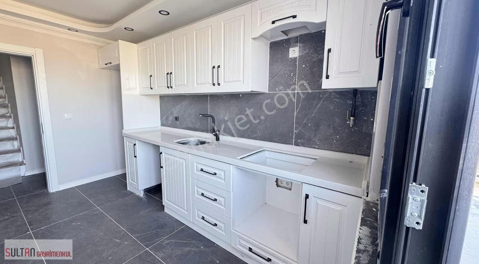 Sultan Gayrımenkul'den Çınar Mevkıınde 5 + 1 Lüks Çatı Dubleks - Görsel 10