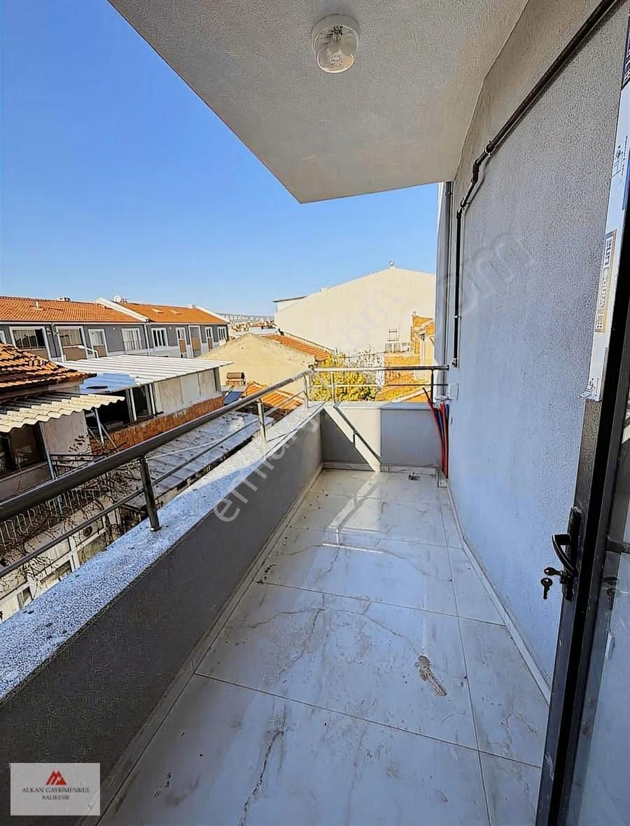 Sıfır Dairemiz Cengiz Topel Arkasında 2+0 Daire Sıfır - Görsel 6