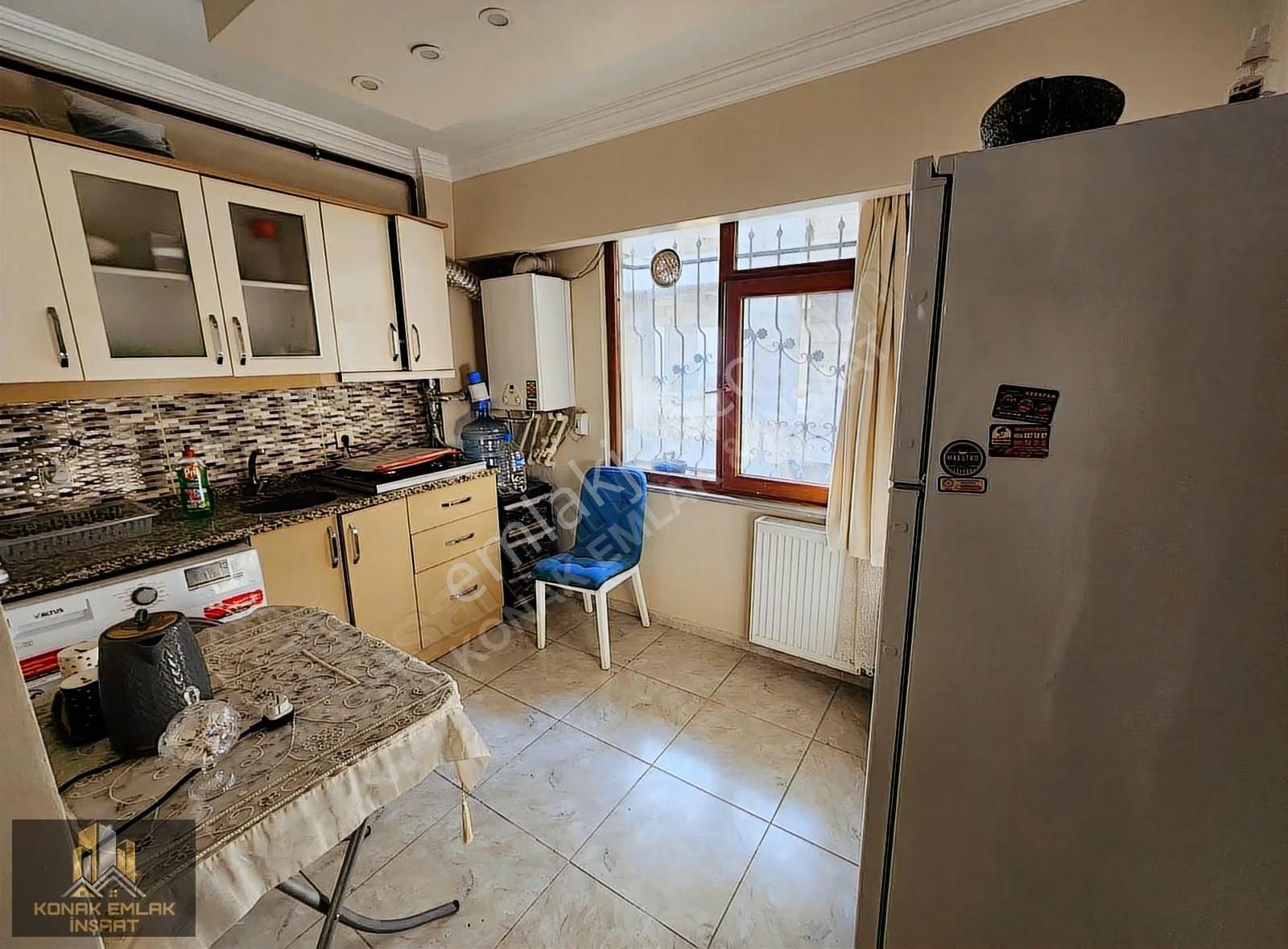 Konak'tan Satılık 1+1 Ön Cephe Giriş Katı Daire - Görsel 7