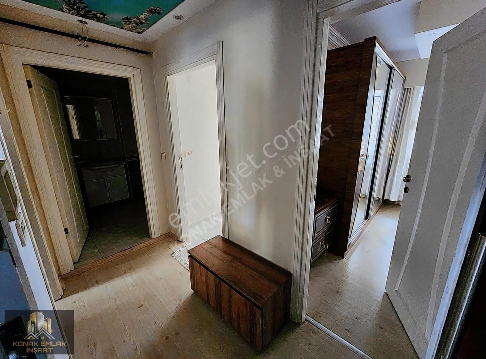 Konak'tan Satılık 1+1 Ön Cephe Giriş Katı Daire - Görsel 4
