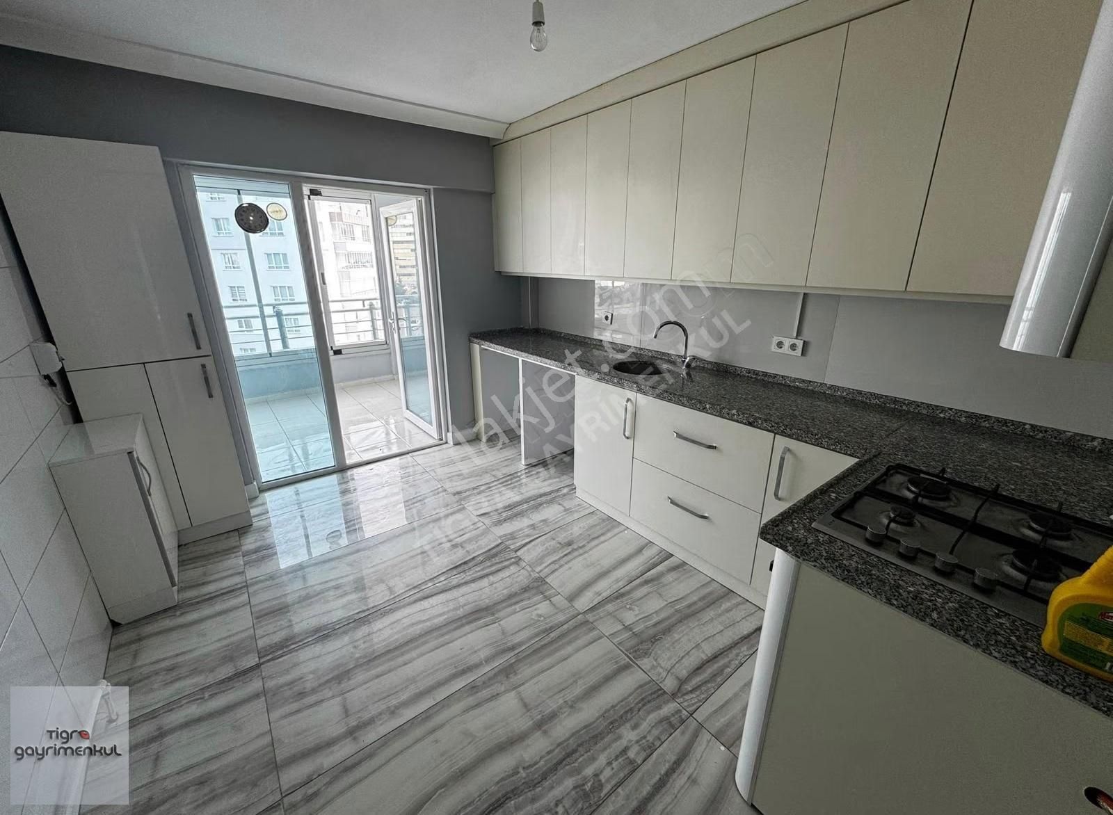 ▄tigra▄ege Mahallesi Cadde Yakını 3+1 Satılık Daire - Görsel 19