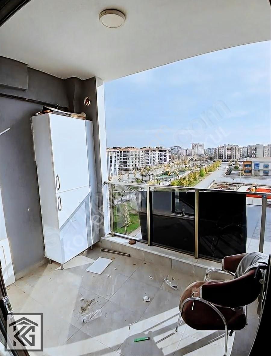 Kocalardan Mevlana Kültür Merkezi Karşısında Son Kat Geniş 2+1 - Görsel 6