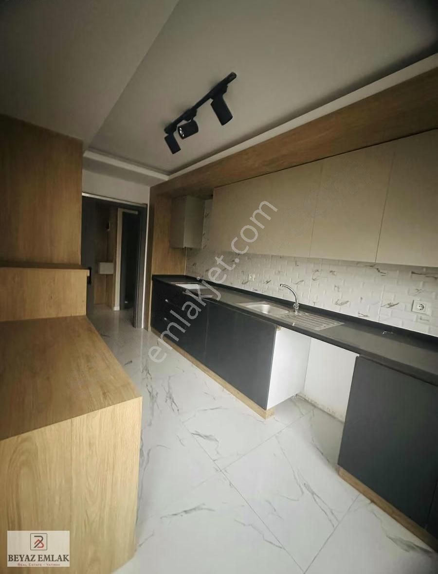 Beyaz Emlak'tan Tramvaya Yakın Havuzlu Lüks Site İçerisinde 2+1 - Görsel 4