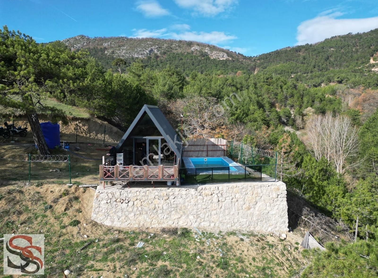 Geyve Çine Göl Manzaralı 4.337 M² Tarla + Havuzlu Bungalov - Görsel 3