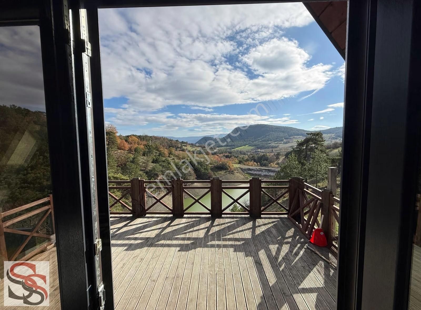 Geyve Çine Göl Manzaralı 4.337 M² Tarla + Havuzlu Bungalov - Görsel 26