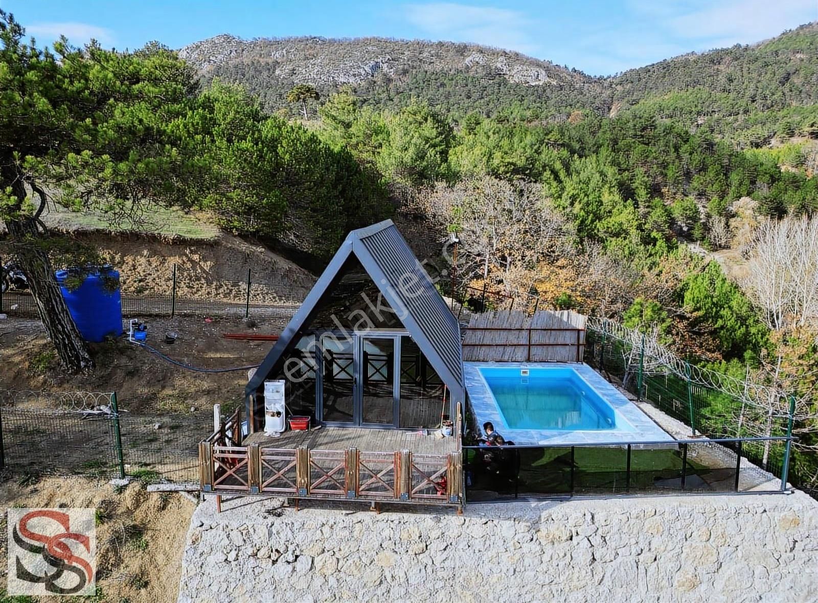 Geyve Çine Göl Manzaralı 4.337 M² Tarla + Havuzlu Bungalov - Görsel 7